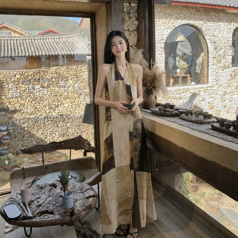 Xinjiang and Yunnan Travel Outfits: Retro Bohemian Style V-Neck Forest-Style Halter Vacation Dress with an Ancient Vibe Xinjiang and Yunnan Travel Outfits: Retro Bohemian Style V-Neck Forest-Style Halter Vacation Dress with an Ancient Vibe