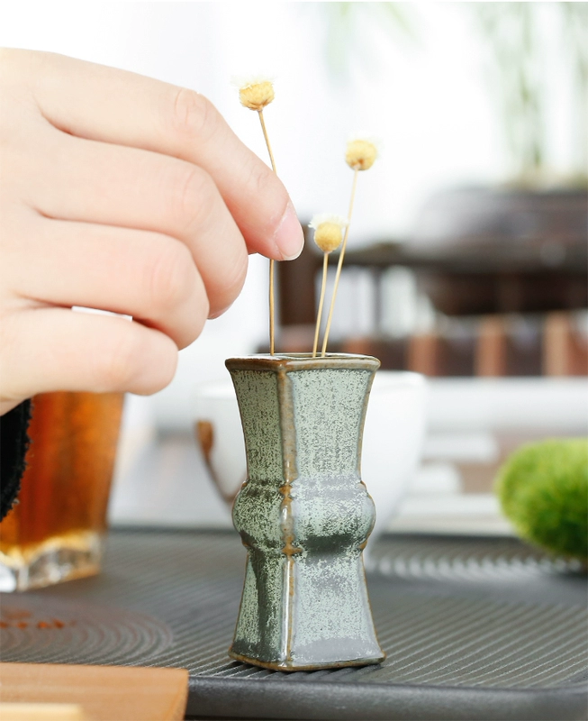 Sáng tạo gốm xanh nhỏ đồ trang trí thủ công thời trang nhỏ bình hoa văn hóa nước hoa chèn máy tính để bàn phòng khách trang trí phòng ngủ - Vase / Bồn hoa & Kệ