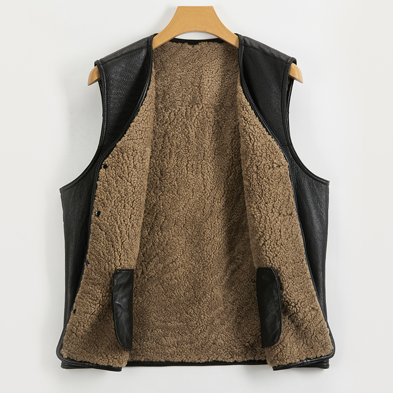 冬日暖男之选：托斯卡纳绵羊皮男士加厚马甲的魅力