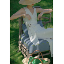 Beautiful Emperor Southern French vacation style Cross V-neck Tortoiseshell buckle Sleeveless knitted White Elegant French dress