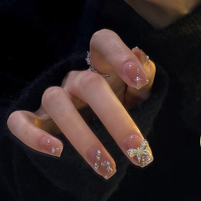 Short Style Wearable Nails, Pure Handmade, High-End, Skin-Brightening Nail Patches, Fake Nails, Nail Art, Wearable Finished Product