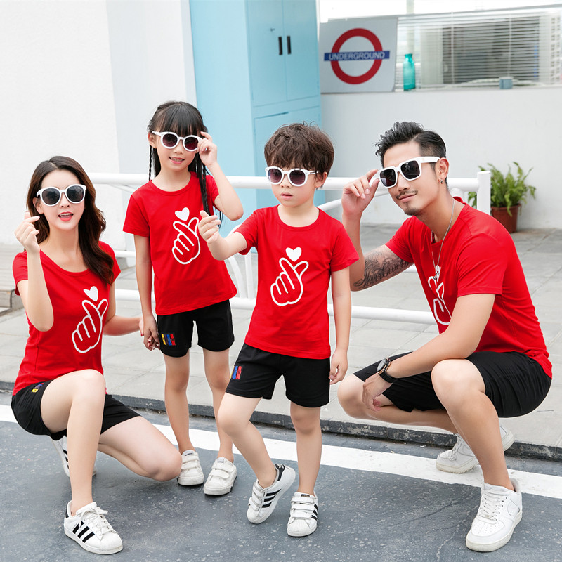 Different parent-child clothes 2022 new summer clothes tide net red family of three mother-child mother-daughter foreign short-sleeved t-shirts