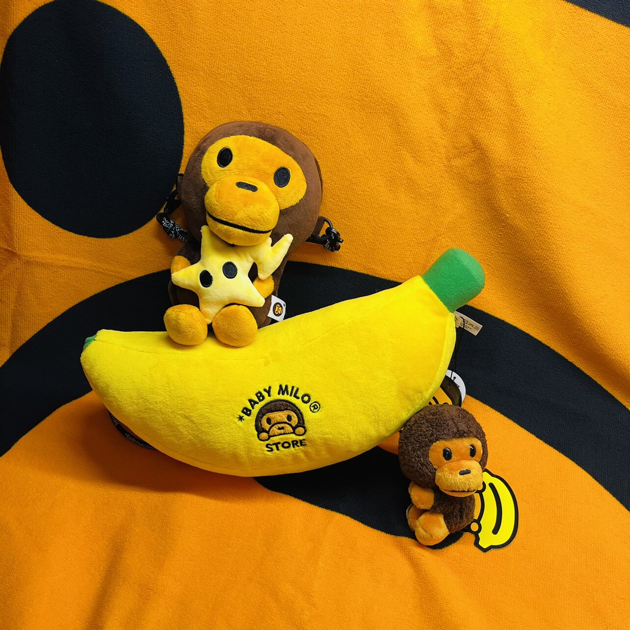 it Bape baby milo banana hug 36cm small number 04840337 continental spot