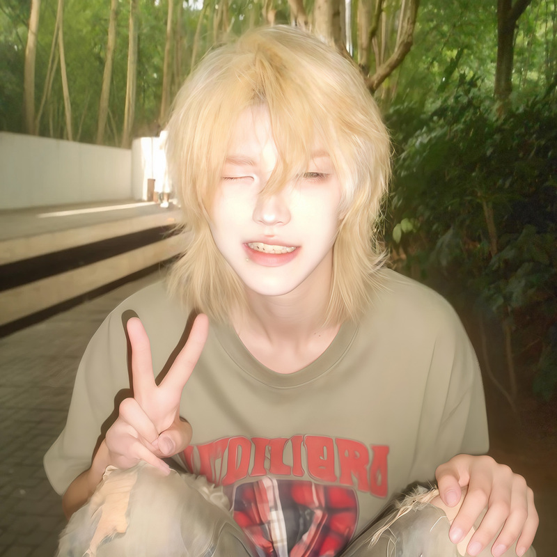 【Golden Island Radiance】Golden Wig for Men, Japanese Style Wolf Tail Short Hair, Mullet Style, Cool and Handsome Cosplay Realistic Full Wig