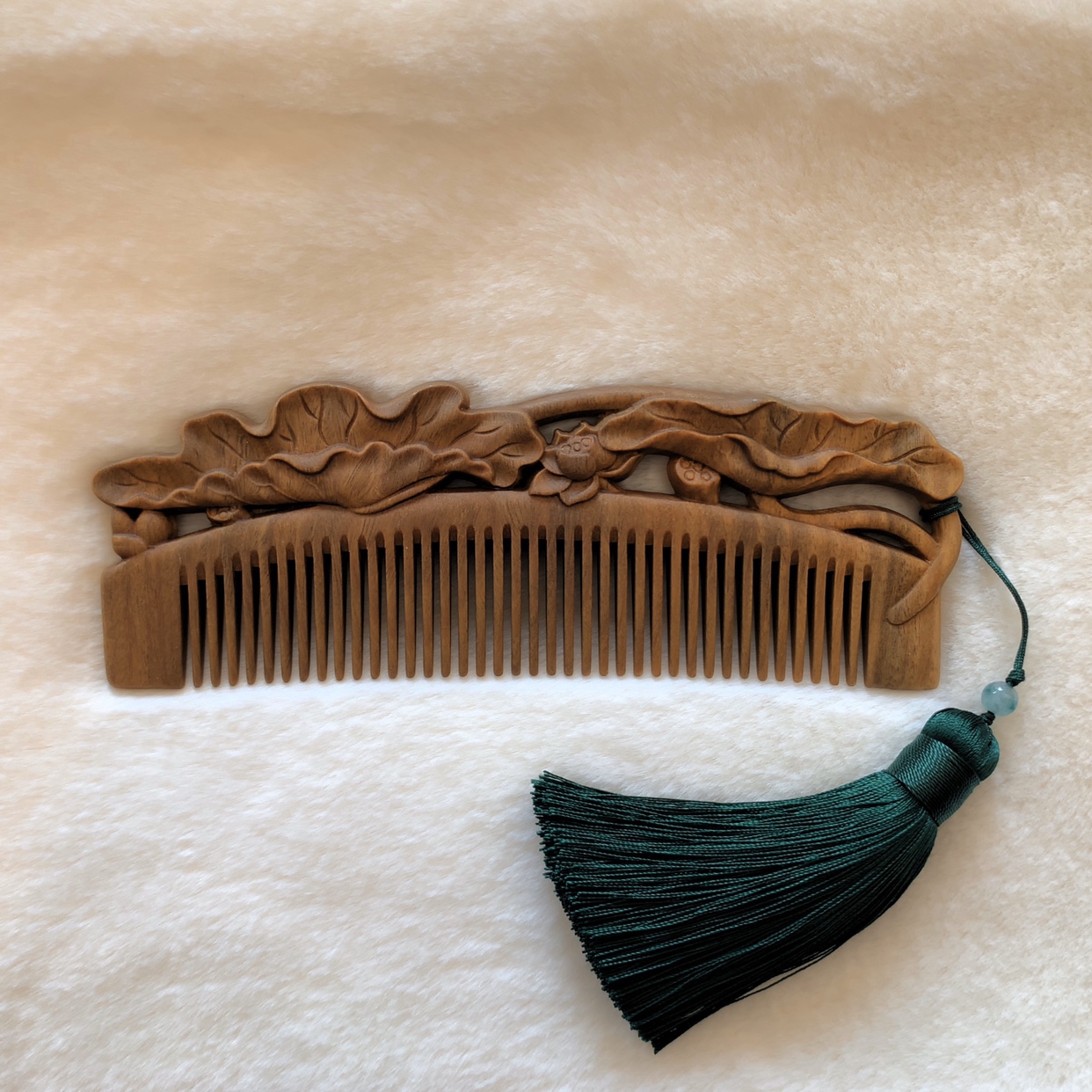 Forfull and Beauty Natural log Antistatic engraving lotus leaf Lotus Leaf Recommended Chinese Style Ancient Wind Green Sandalwood Comb