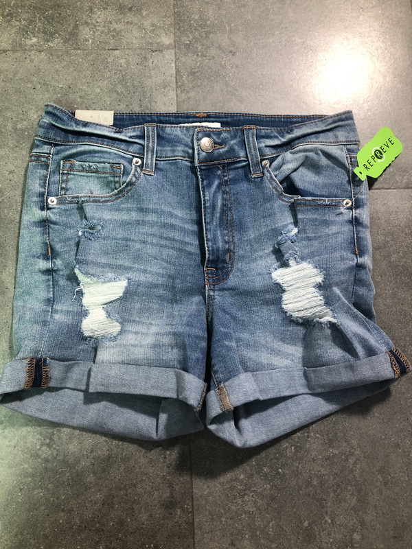 F22-1 Ripped Rolled-Edge Denim Shorts (Direct Purchase, Return and Exchange Available) Special Clearance F22-1 Ripped Rolled-Edge Denim Shorts (Direct Purchase, Return and Exchange Available) Special Clearance