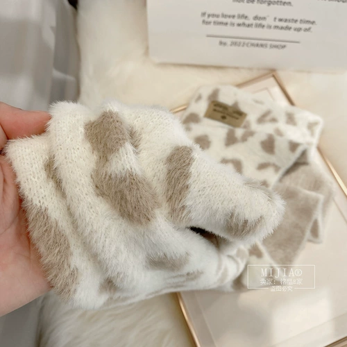 Мультяшный брендовый шарф, 22 года