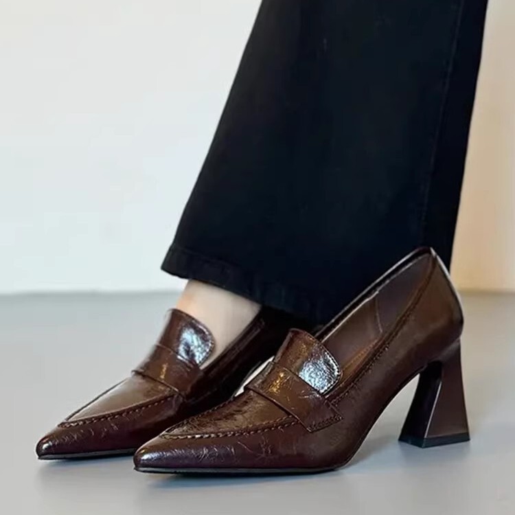 Sheepskin Version~ French Retro Pointed-Toe Loafers for Women 2026 New Style Chunky Heel Slip-On Commuting Shoes High Heels