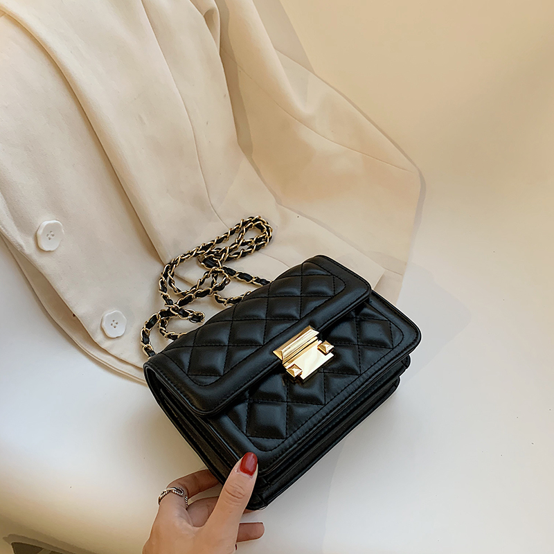 BlackAdvanced sense chain Small bag female summer 2021 new pattern tide Versatile ins Minority One shoulder armpit Hot money Inclined shoulder bag