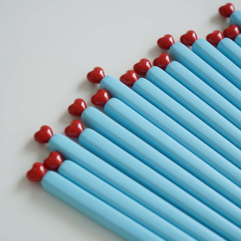 Heart-Shaped Design, Instagram-Style, Heart-Shaped Blue Antibacterial Plastic Chopsticks, Non-Slip, Dishwasher-Safe, Creative Household Tableware Chopsticks