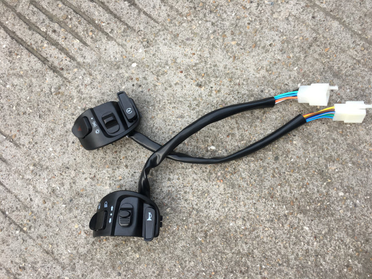 JC110T-A -B Handlebar Switch Gold City Pedal 110-day Pleasant Headlights Switch Tianlang Light Horn Switch