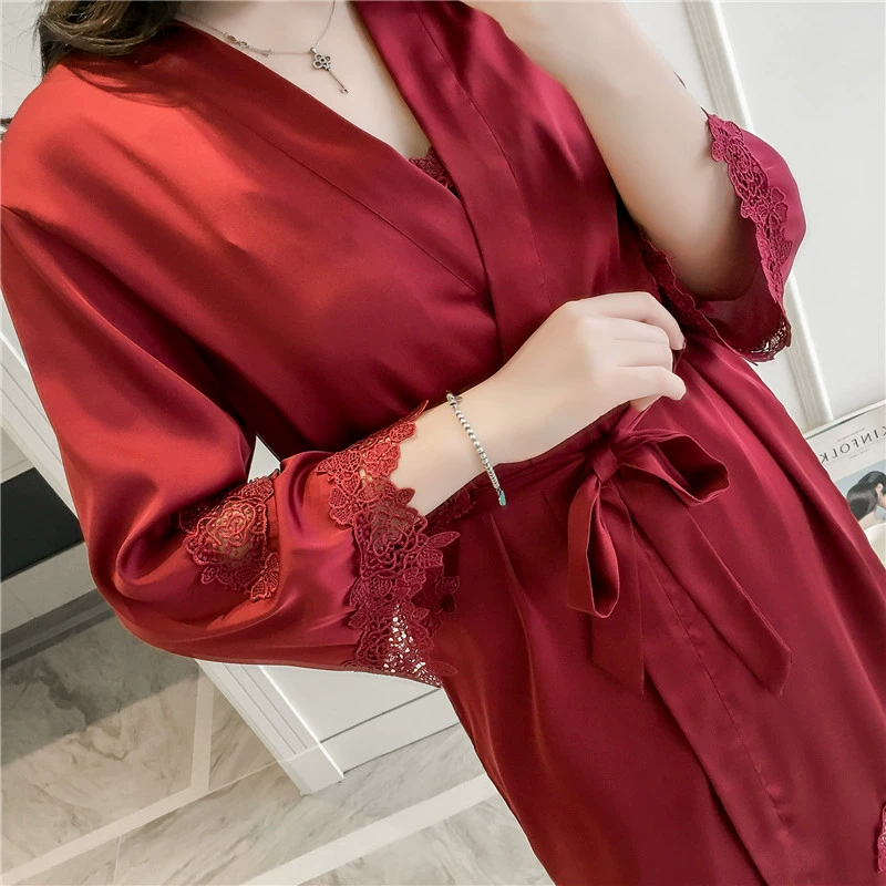 Pyjamas mùa hè của phụ nữ với ngực pad thu thập lụa sexy băng lụa thêu dây đeo nightdress áo choàng dịch vụ nhà hai mảnh áo choàng ngủ