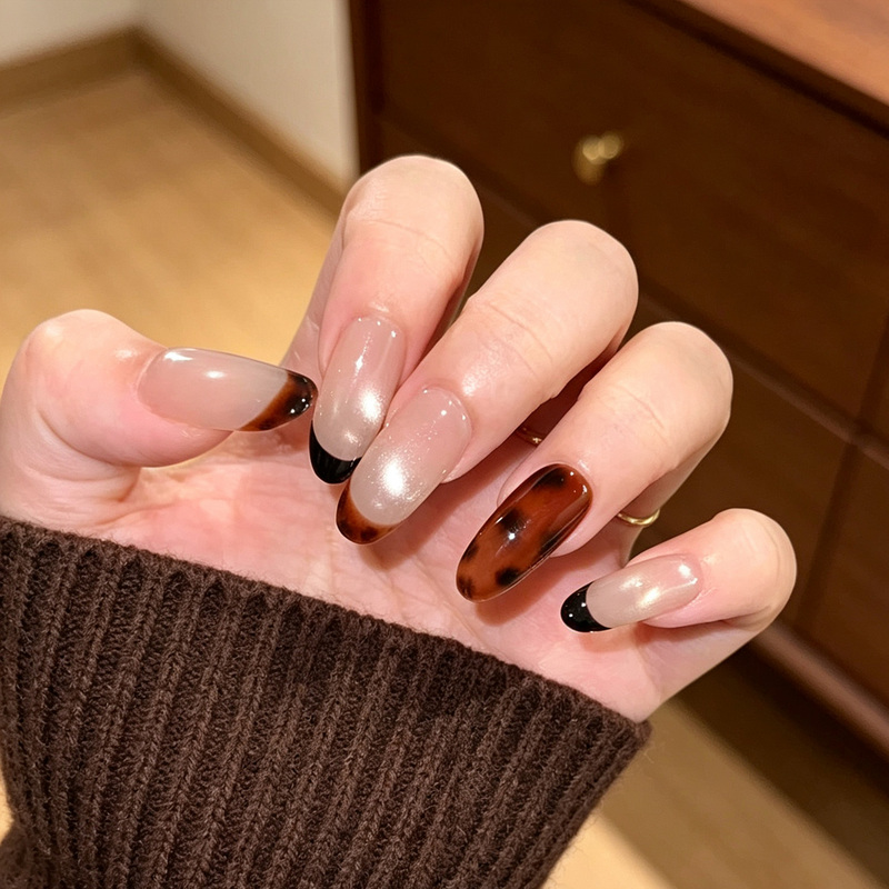 Mid-Length Leopard Print French Cat-Eye Style Ins-Style Pure Handmade Nail Tips That Enhance Complexion and Have a High-End Feel