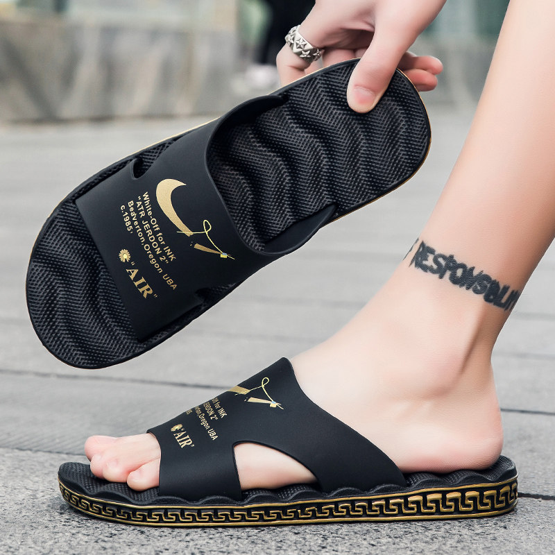 2021 Men's slippers outdoor wearing Korean version individuality Soft bottom anti-slip sandslippers beach personality Fashion word drag summer