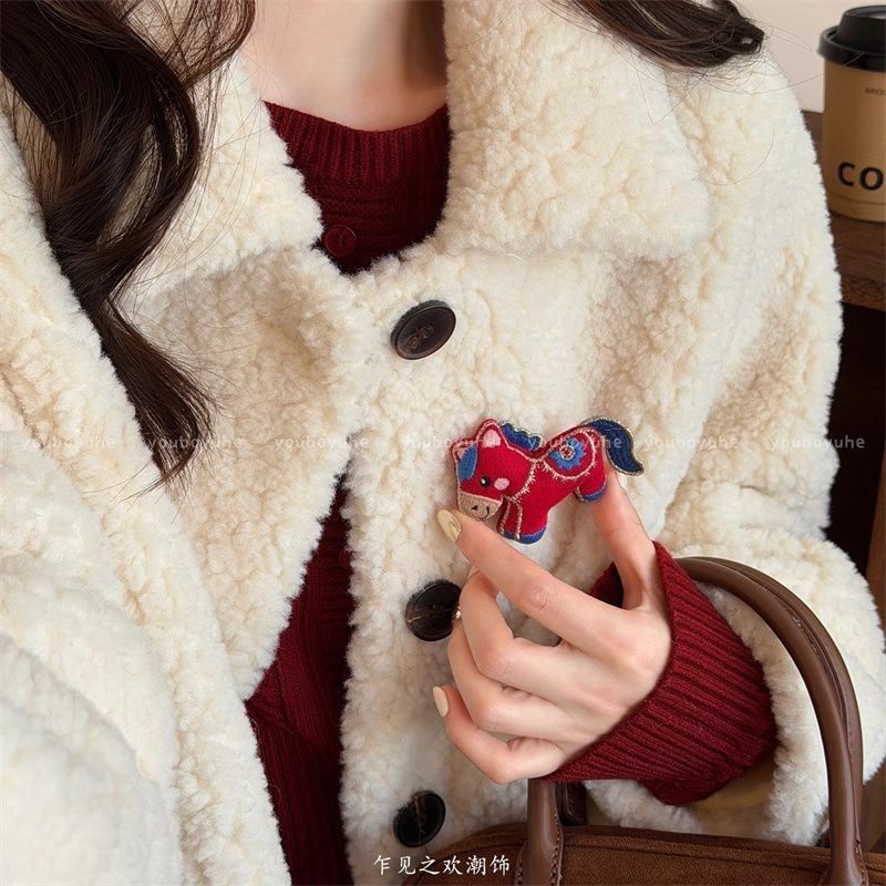 Get Rich Immediately! Cute Fabric Zodiac Year Brooch with a Pony Design for Women, 2025 Autumn and Winter Scarf Decoration, Chest Accessory