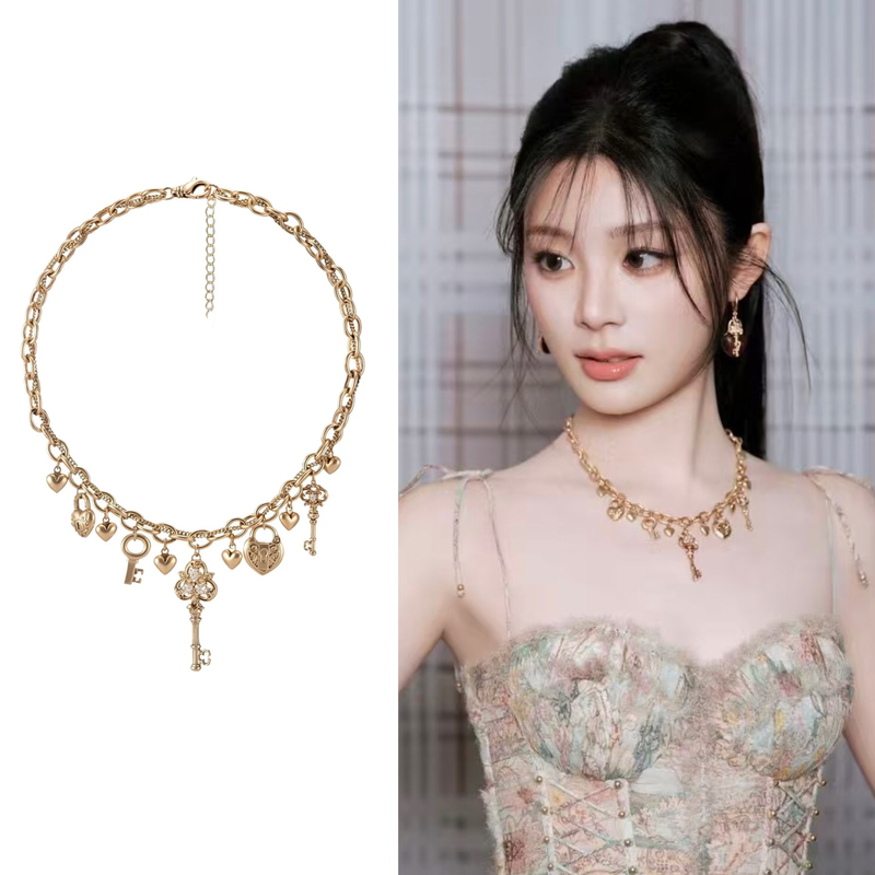 Yao Xiaotang's Same Style Love Lock Series Vintage Gold Key Pendant Necklace for Women, Niche Sweet and Cool Style Clavicle Chain