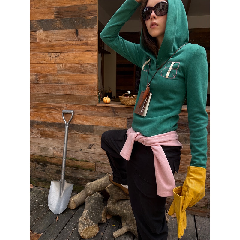 Year to Year Pine Green Embroidered Fake Pocket Regular Shoulder Hooded Sweatshirt