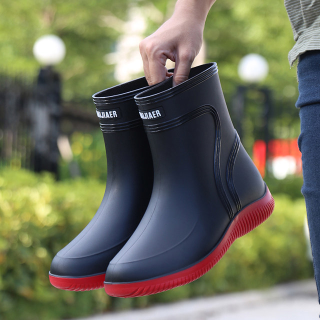 ເກີບກັນຝົນແບບ Letter Anti-slip Rain Boots for men, Water wash mid-calf rain boots, men short-tube water shoes, velvet rubber shoes, thickened and wear-resistant