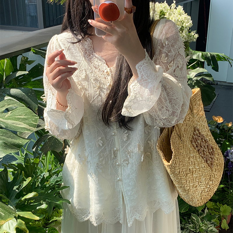 Plus-Size Women's Stylish Tops 2026 Spring New White V-Neck Long-Sleeve Lace Jacquard Bell-Sleeve Cardigan
