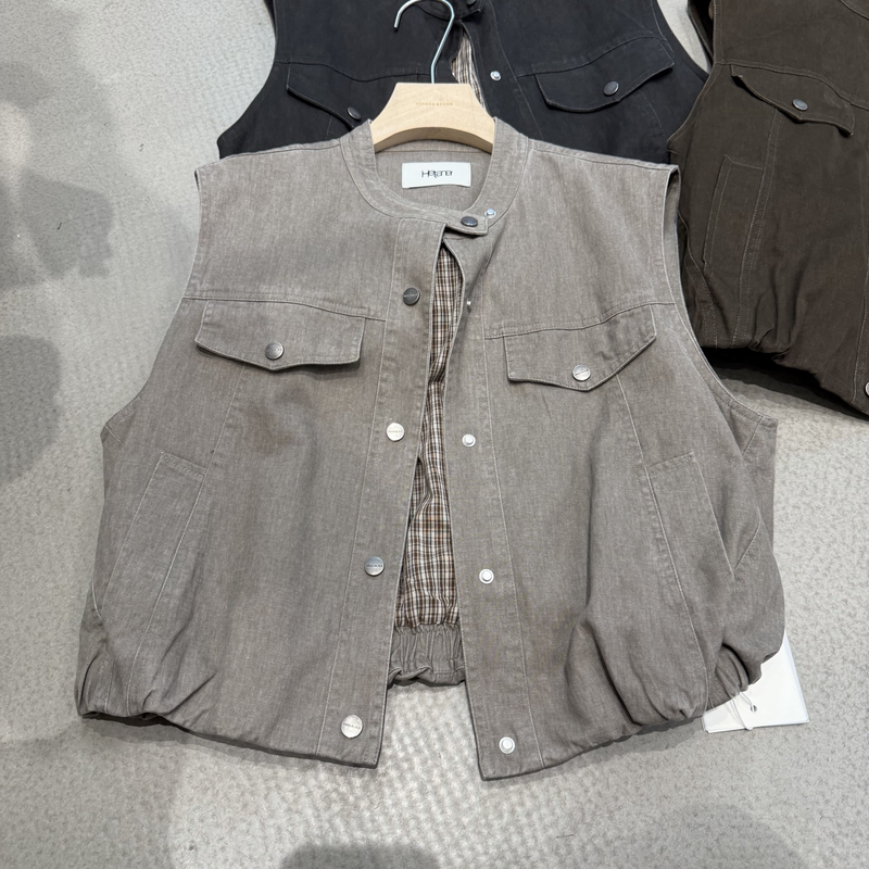 Autumn European Style He631 Round Neck Single-Breasted Sleeveless Vest Jacket Casual Workwear Slimming Women's Top Autumn European Style He631 Round Neck Single-Breasted Sleeveless Vest Jacket Casual Workwear Slimming Women's Top
