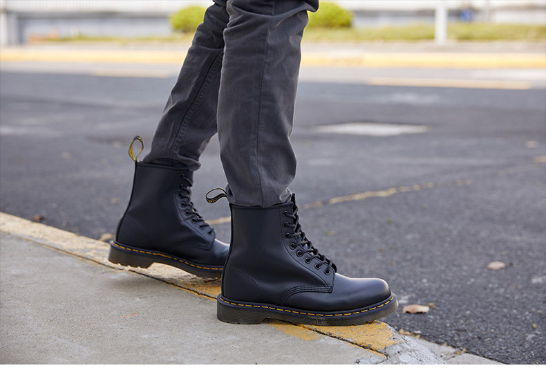 Dr. Martens 招牌款1460 硬皮 男女8孔马丁靴 图5