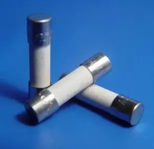 (Straight Beats) BRAND NEW CERAMIC INSURANCE TUBES F3 15A T3 15A 250V (without line) 5 * 20MM