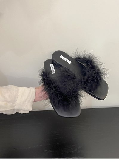 毛毛人字拖女2025新款踩屎感夹脚凉拖鞋夏季外穿平底粉色沙滩凉鞋