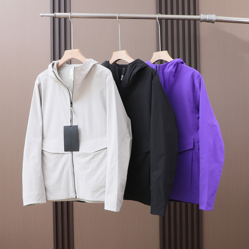 Cabinet 3K+! Affordable Alternative! Lightweight Outdoor Softshell Jacket, Windproof and Rainproof Hooded Jacket for Men