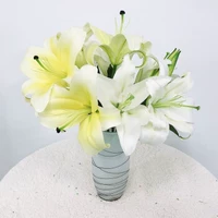 Смешайте и сопоставьте 10 лилий (5 желтых + 5 белых).