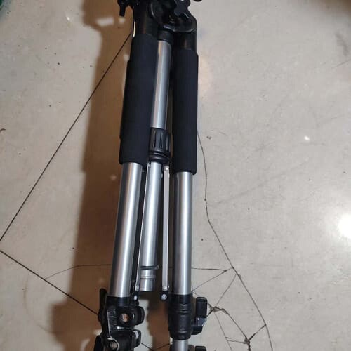 Negotiable Price for Ft660A Fussell Tripod, in Good Condition and Fully Functional, with Quick Release Plate. Negotiable Price for Ft660A Fussell Tripod, in Good Condition and Fully Functional, with Quick Release Plate.