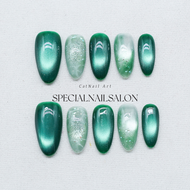 【Emerald Prelude】Handmade Wearable Nails with Gradient Emerald Green Fine Glitter Cat Eye Effect, Enhancing Fairness and High-End Feel Nail Stickers
