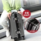 Универсальный вместительный и большой чемодан на колесиках