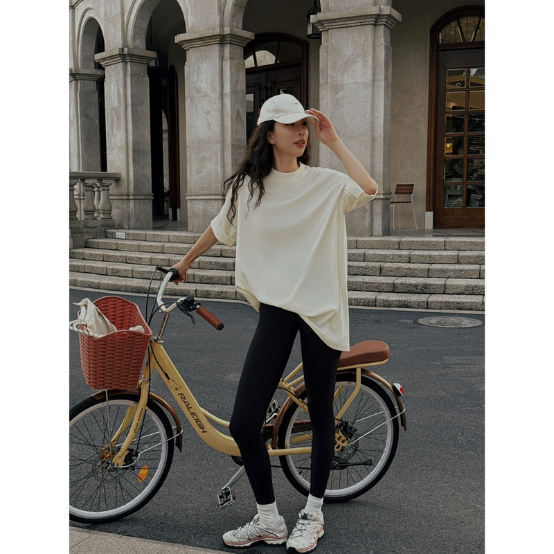 So, the Tall Women's D&Mx Long Version T-Shirt That Covers the Buttocks, Simple and Versatile, Covers the Hips, Short-Sleeved Top So, the Tall Women's D&Mx Long Version T-Shirt That Covers the Buttocks, Simple and Versatile, Covers the Hips, Short-Sleeved Top