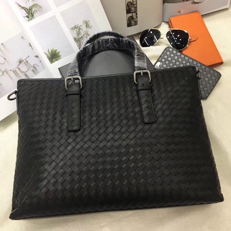 Fetal Cow Leather Woven Men's Briefcase 2022 New Fashion European and American Business Hand Shoulder Bag