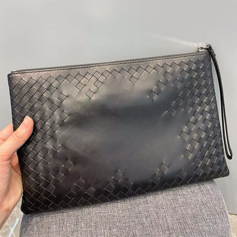 Head skin knitting handbag Male bag 2023 new fashion youth envelope business leather handbag grab bag