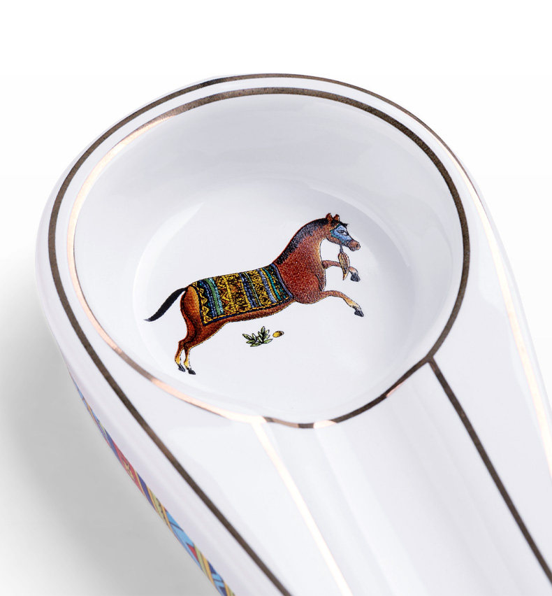 Ashtray 3 Details_10.jpg