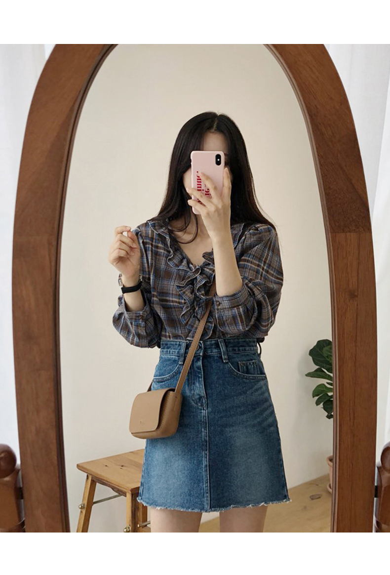 Xuân 2018 mới xù lông cổ chữ V mỏng Hàn Quốc phiên bản áo dài kẻ sọc retro sang trọng buông thả nữ Han Fan áo khoác sơ mi nữ