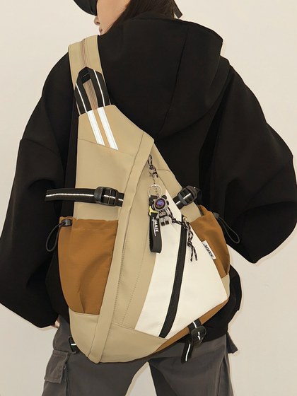 潮酷多功能大容量胸包男士运动骑行单肩后背包工装两用双肩挎包女