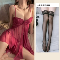 Винный красный костюм+черные кружевные носки