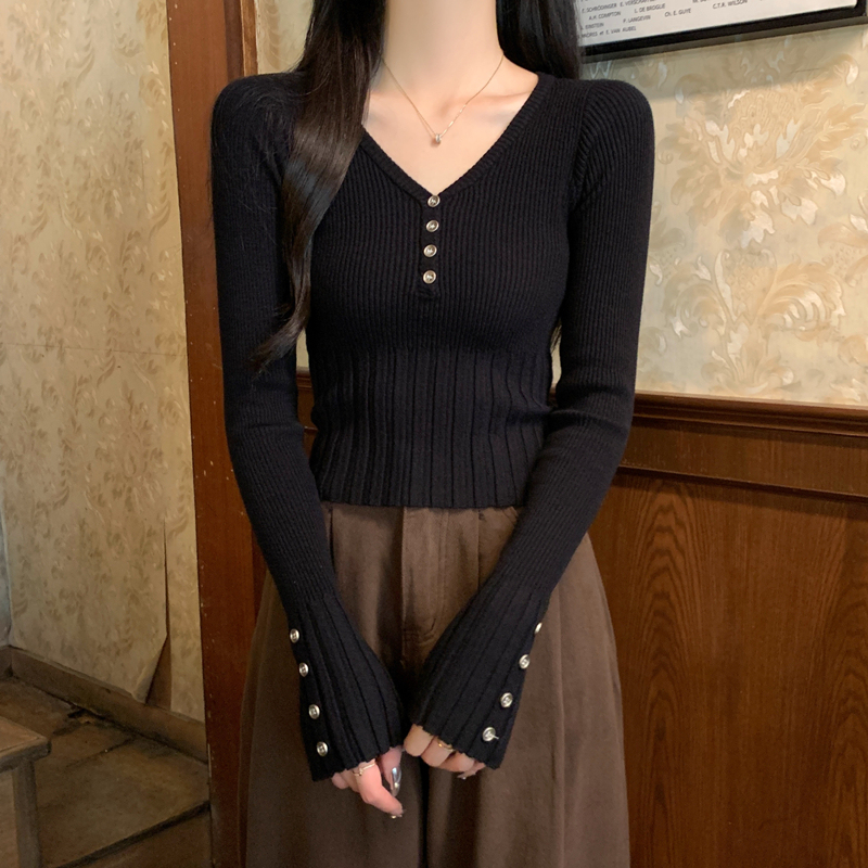 French-Style V-Neck Waist-Cinching Long-Sleeve Sweater Base Layer for Women, Autumn and Winter, Covers the Body and Makes You Look Slimmer, Knitted Inner Top French-Style V-Neck Waist-Cinching Long-Sleeve Sweater Base Layer for Women, Autumn and Winter, Covers the Body and Makes You Look Slimmer, Knitted Inner Top
