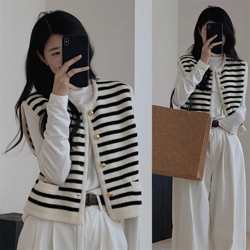 Early Autumn French-Style Striped Sleeveless Knit Vest for Women, Layered Jacket, Chanel-Style Vest, Sweater Cardigan Top Early Autumn French-Style Striped Sleeveless Knit Vest for Women, Layered Jacket, Chanel-Style Vest, Sweater Cardigan Top