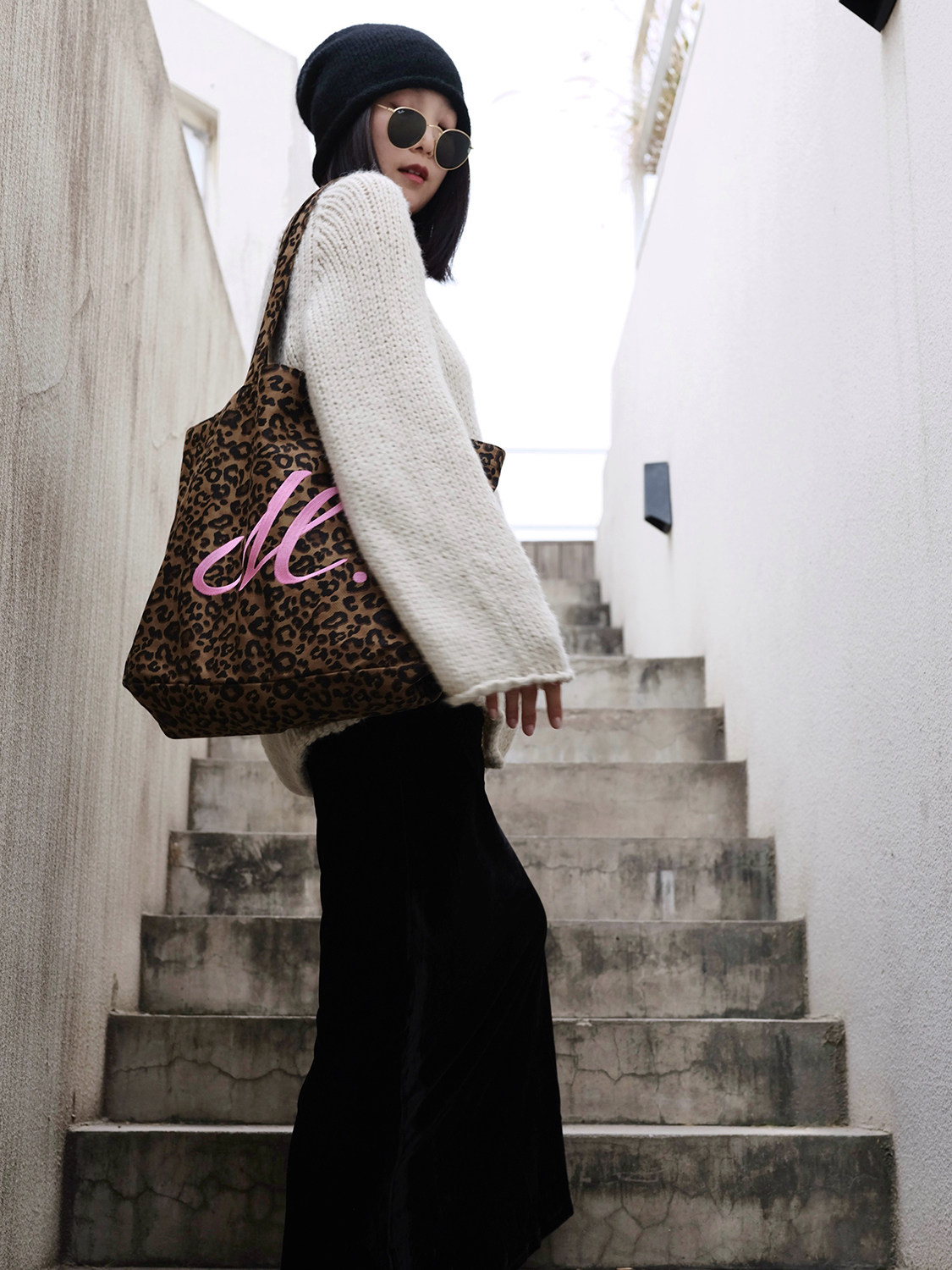 超スタイリッシュな大容量ヒョウ柄トートバッグ - 2024年新作