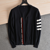 (Clearance special price foreign trade mens clothing cut standard tail goods) autumn and winter new product V-neck four-bar contrast color knitted sweater sweater