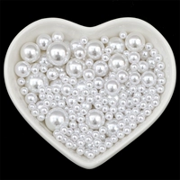 Круглые 4/6/8/10/12 мм, белые, смешанные стили, всего около 190 штук в упаковке.