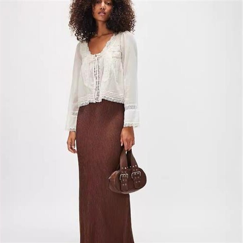 French-Style Niche Top, Lace Shirt with Lace Collar, Long-Sleeved, Lightweight, Unique and Beautiful Blouse French-Style Niche Top, Lace Shirt with Lace Collar, Long-Sleeved, Lightweight, Unique and Beautiful Blouse