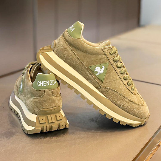 Trendy brand Forrest Gump men's shoes, winter casual sports shoes, thick-soled anti-skid shoes, youth soft-soled white dad trendy shoes