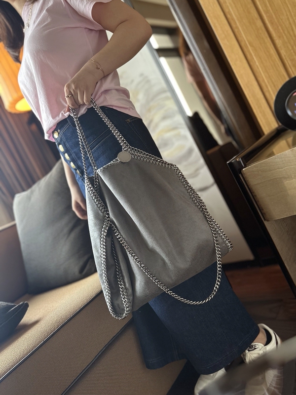 Classic Stella Chain Large Bag, Shoulder Bag, Tote Bag, Casual and Versatile Three-Chain Bag Classic Stella Chain Large Bag, Shoulder Bag, Tote Bag, Casual and Versatile Three-Chain Bag