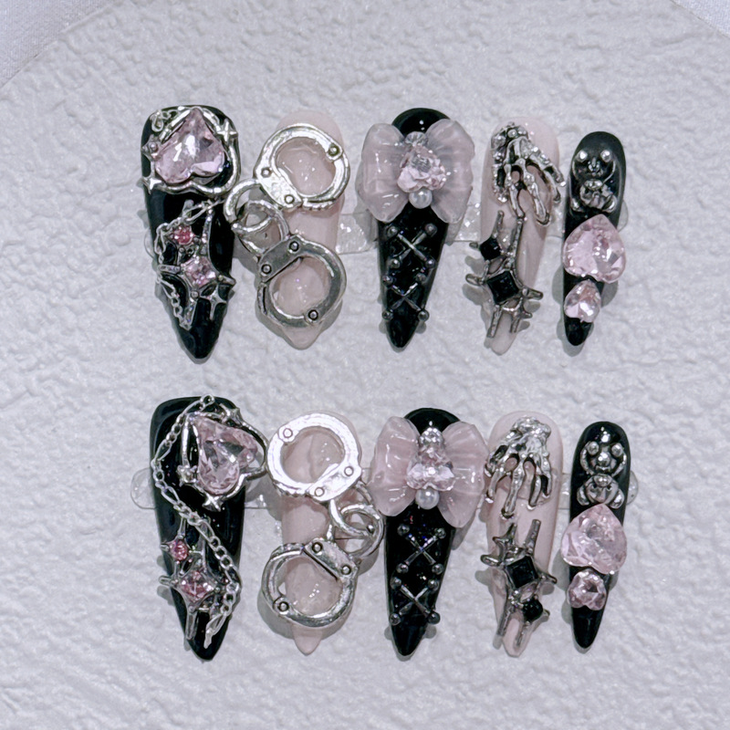 Mass-Produced Dark Style Y2K Nail Art for Hot Girls, Detachable Sweet and Cool Wearable Nail Patches