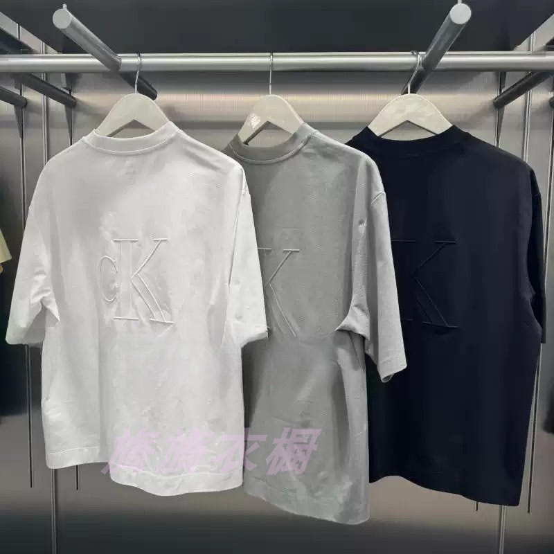 [Celebrity Style] Ck Jeans26 Spring/Summer Men's Embossed Letter Solid Color Short Sleeve T-Shirt 4Rf203G