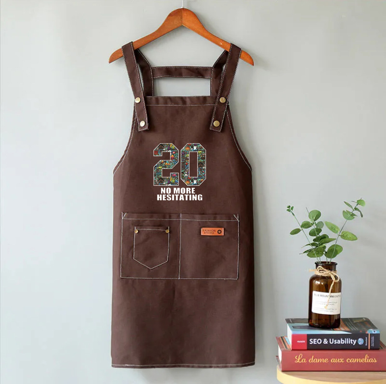 定制带有logo印字的韩版时尚围裙，2025咖啡店网咖服务员工作服趋势大揭秘！